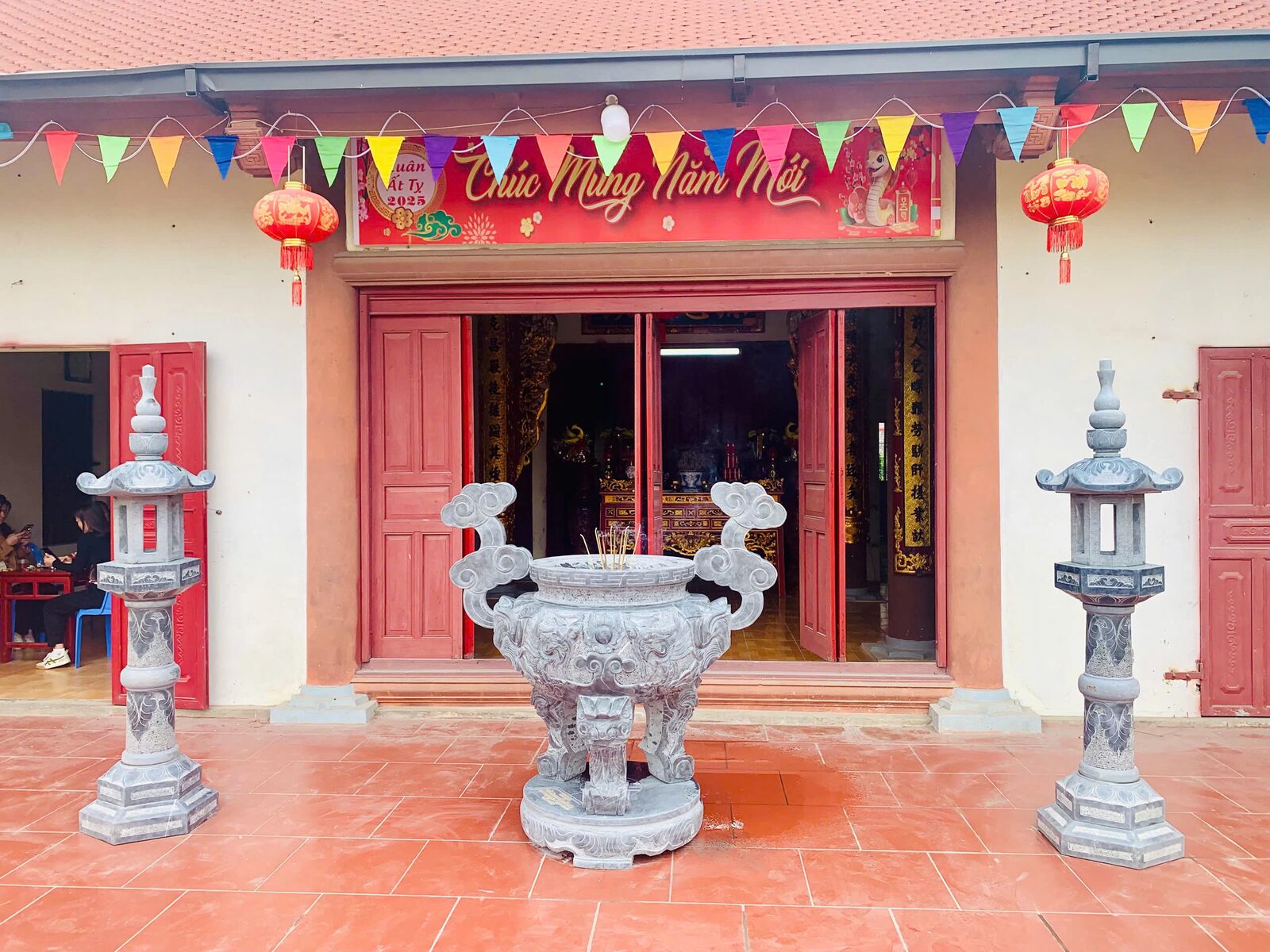 Tram Bac Communal House